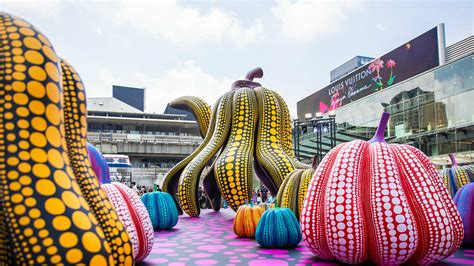 louis vuitton yayoi kusama pumpkin|yayoi kusama fashion.